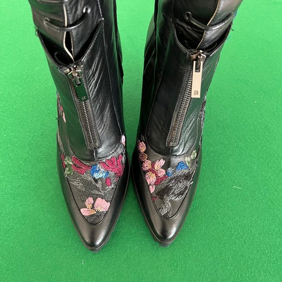 Runway Boots - Exquisite Embroidered Boots from Shiatzy Chen size 8.5/9 - Picture 4 of 16
